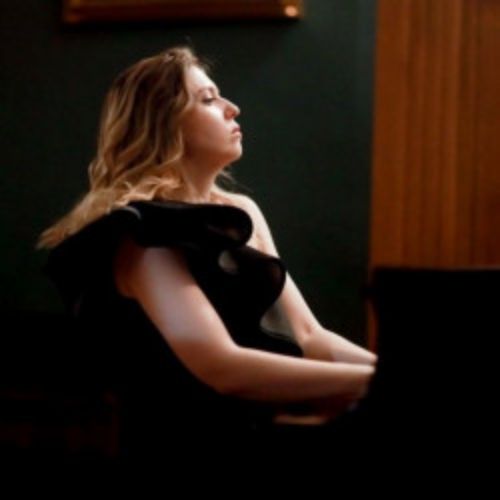 Afisha Club: Эйнауди и Циммер: праздничный вечер при свечах в Москве 26 апреля 2026