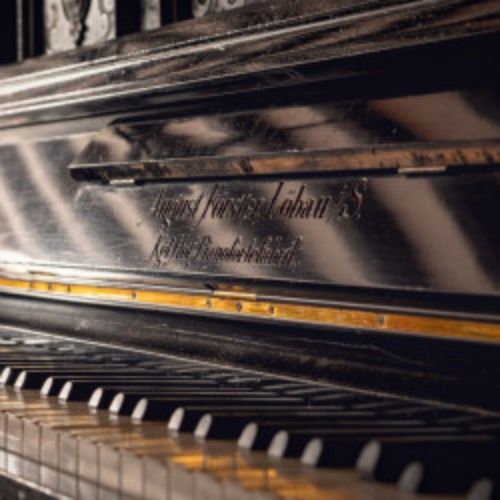 Afisha Club: Магия музыки при свечах: от Чайковского до Магомаева в Москве 17 апреля 2026