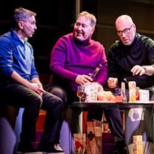 Afisha Club: Пассажиры отложенных рейсов в Москве 16 апреля 2026