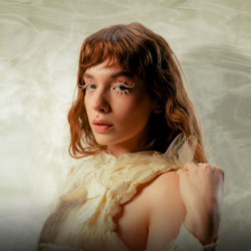 Afisha Club: Внимание брусника! в Москве 17 апреля 2026