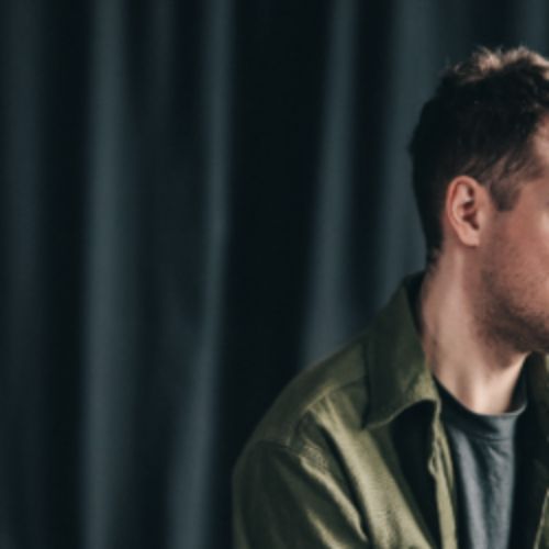 Afisha Club: Неоклассический концерт композитора Дениса Стельмаха в Красноярске 1 мая 2026