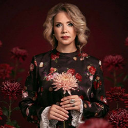 Afisha Club: Олеся Евстигнеева «Хризантемы в саду» в Сочи 15 мая 2026